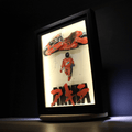 Dioramax - Cadre lumineux LED Akira | Déco Gaming-room | Tableau lumineux | Affiche jeux vidéo | Idée cadeau gamer | Retro-gaming