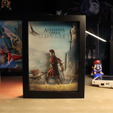 Dioramax - Cadre lumineux Assassin's Creed Odyssey | Déco Gamingroom | Tableau Assassin's Creed Odyssey | Affiche jeux vidéo | Idée cadeau gamer