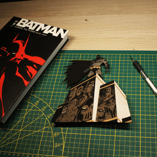 Dioramax - Cadre lumineux LED Batman | Déco Gaming-room | Tableau lumineux | Affiche jeux vidéo | Idée cadeau gamer | Retro-gaming