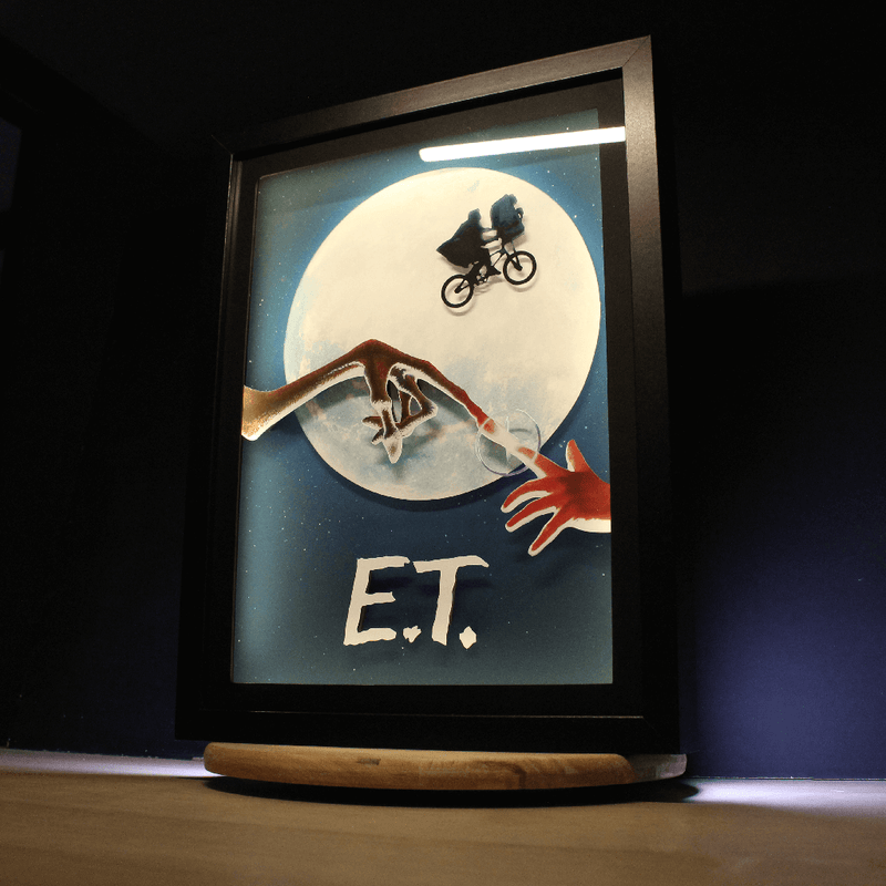 Dioramax - Cadre lumineux LED E.T | Déco Gaming-room | Tableau lumineux | Affiche jeux vidéo | Idée cadeau gamer | Retro-gaming