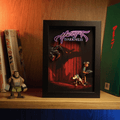 Dioramax - Cadre lumineux LED Heart of Darkness | Déco Gaming-room | Tableau lumineux | Affiche jeux vidéo | Idée cadeau gamer | Retro-gaming