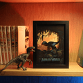 Dioramax - Cadre lumineux LED Jurassic World | Déco Gaming-room | Tableau lumineux | Affiche jeux vidéo | Idée cadeau gamer | Retro-gaming