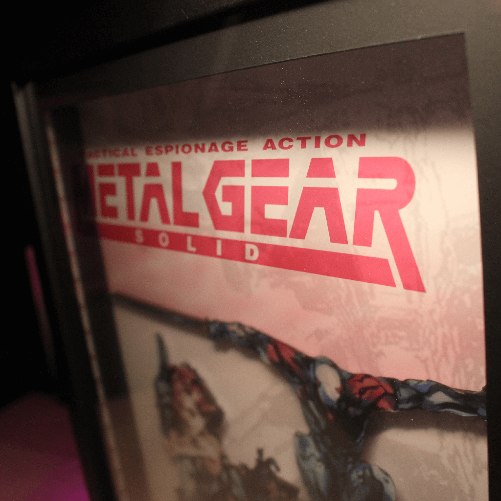 Dioramax - Cadre lumineux LED Metal Gear | Déco Gaming-room | Tableau lumineux | Affiche jeux vidéo | Idée cadeau gamer | Retro-gaming