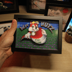 Dioramax - Cadre lumineux LED Mr Nutz | Déco Gaming-room | Tableau lumineux | Affiche jeux vidéo | Idée cadeau gamer | Retro-gaming