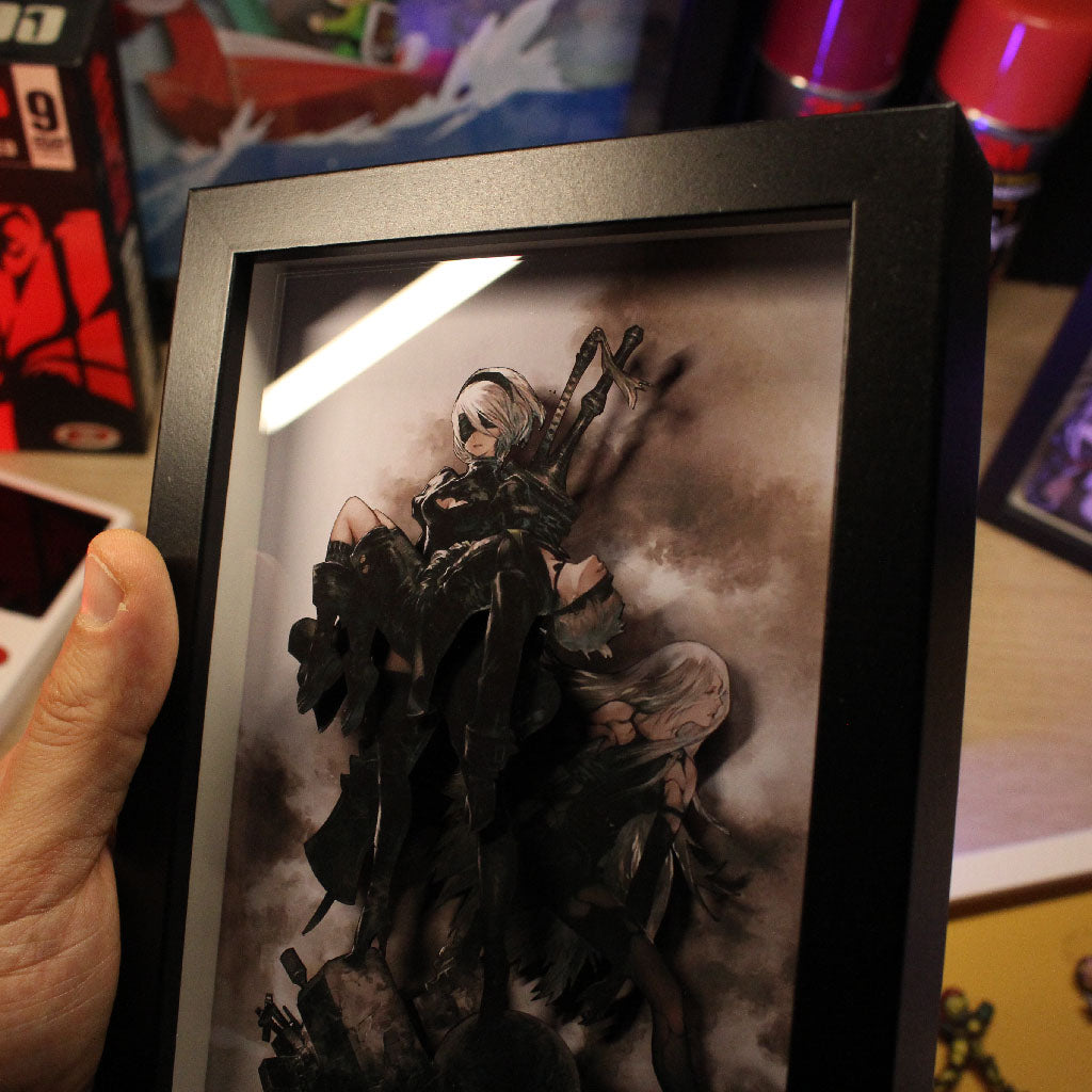 Dioramax - Cadre lumineux LED Nier Automata | Déco Gaming-room | Tableau lumineux | Affiche jeux vidéo | Idée cadeau gamer | Retro-gaming